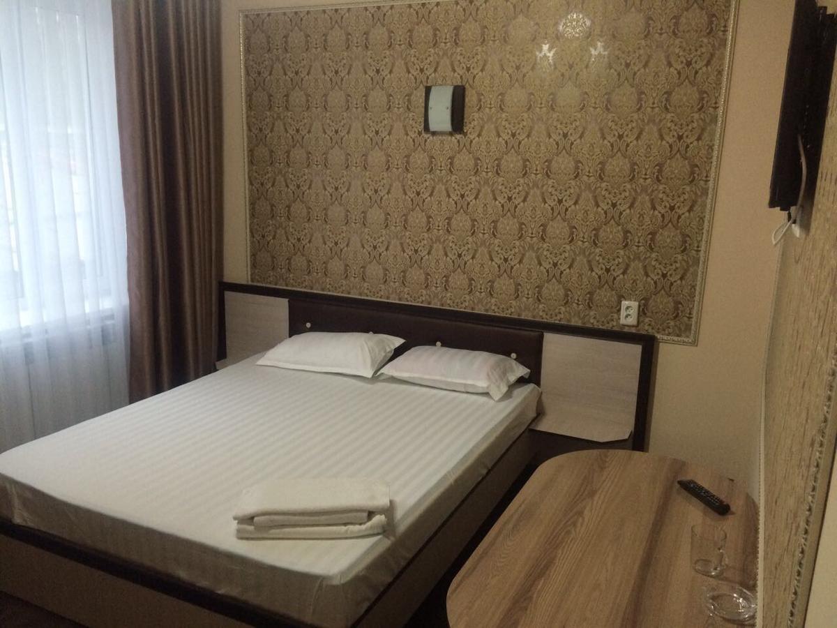 Hotel Prestizh Taraz Bagian luar foto