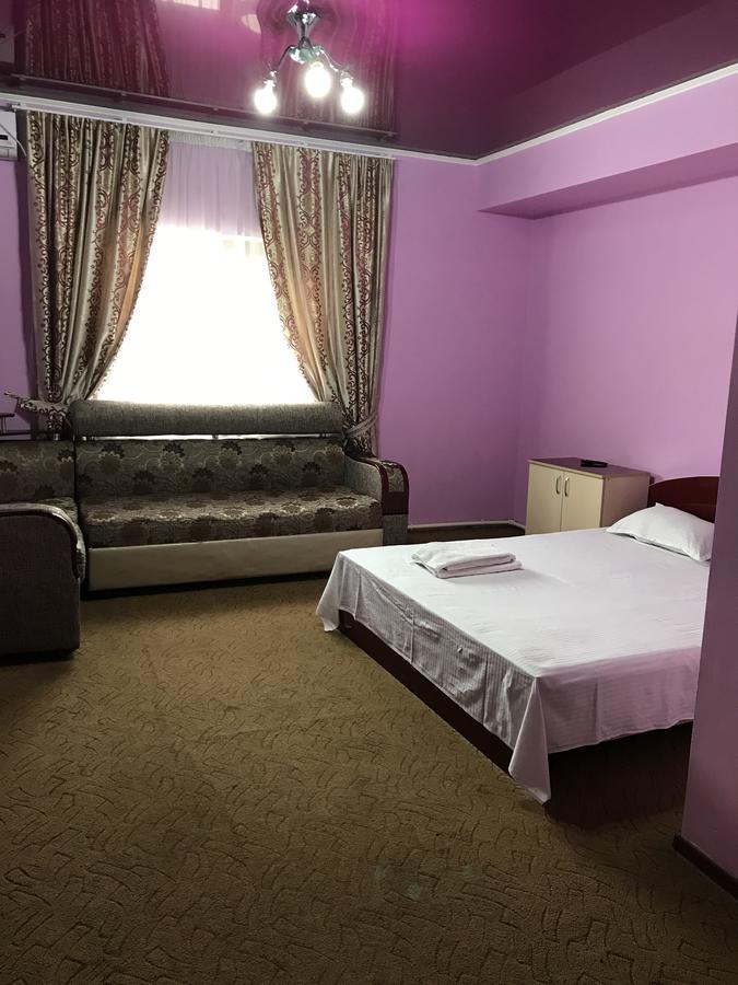 Hotel Prestizh Taraz Bagian luar foto