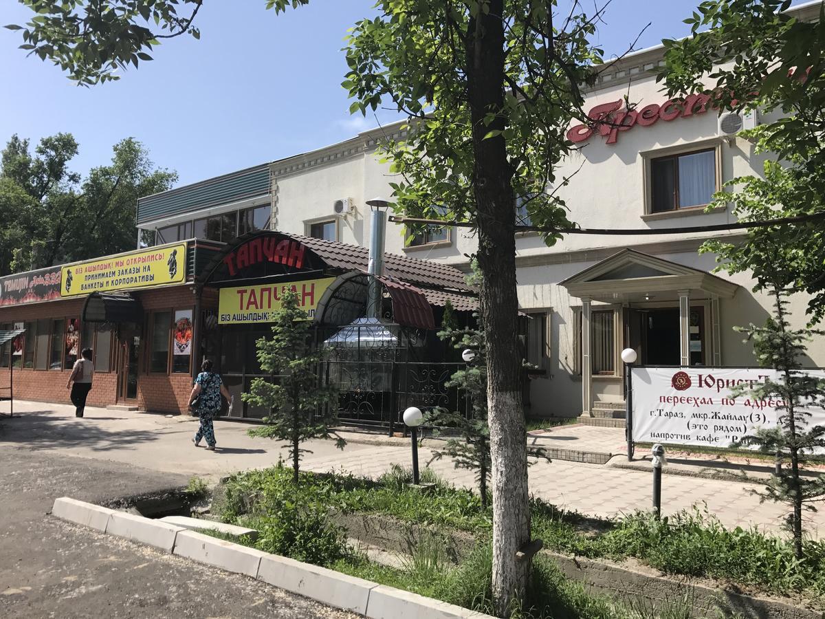 Hotel Prestizh Taraz Bagian luar foto