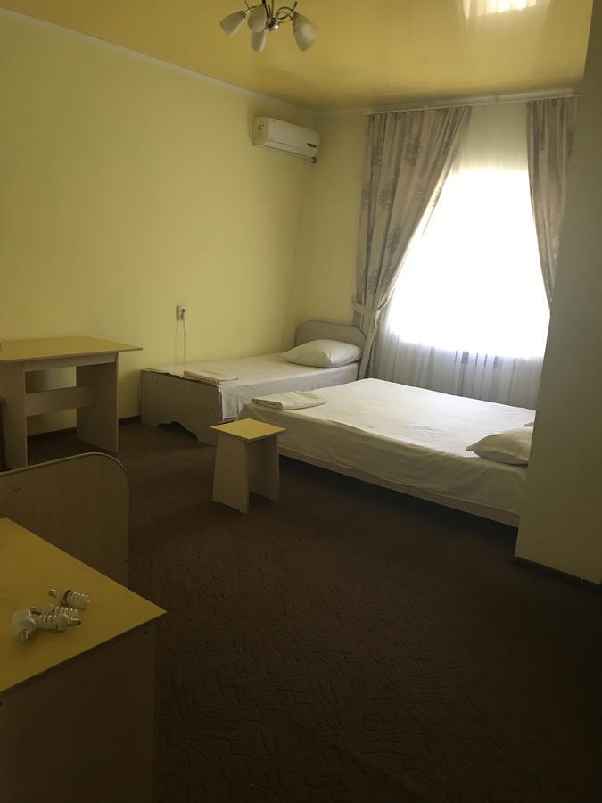 Hotel Prestizh Taraz Bagian luar foto