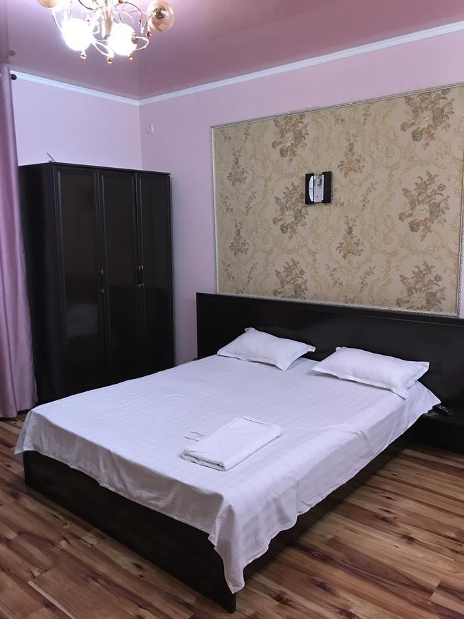 Hotel Prestizh Taraz Bagian luar foto